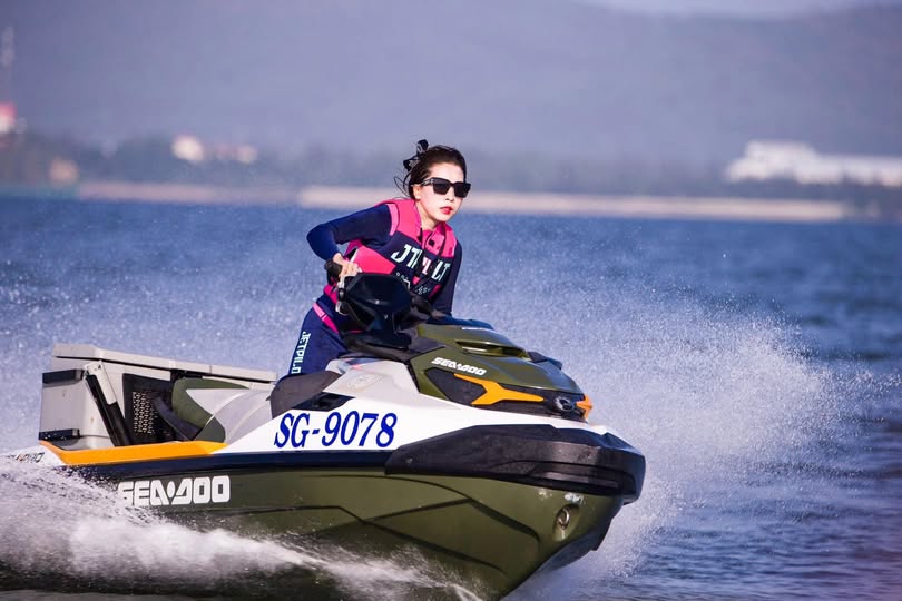 Hot japan girl Miyu Ninomiya in chance sex with newcomer